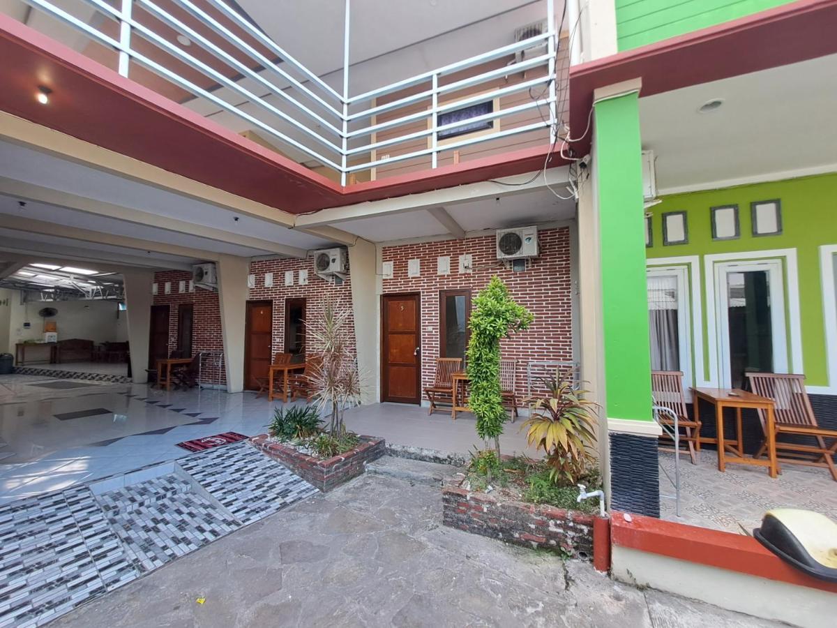 Azza Karimunjawa Hotel ภายนอก รูปภาพ