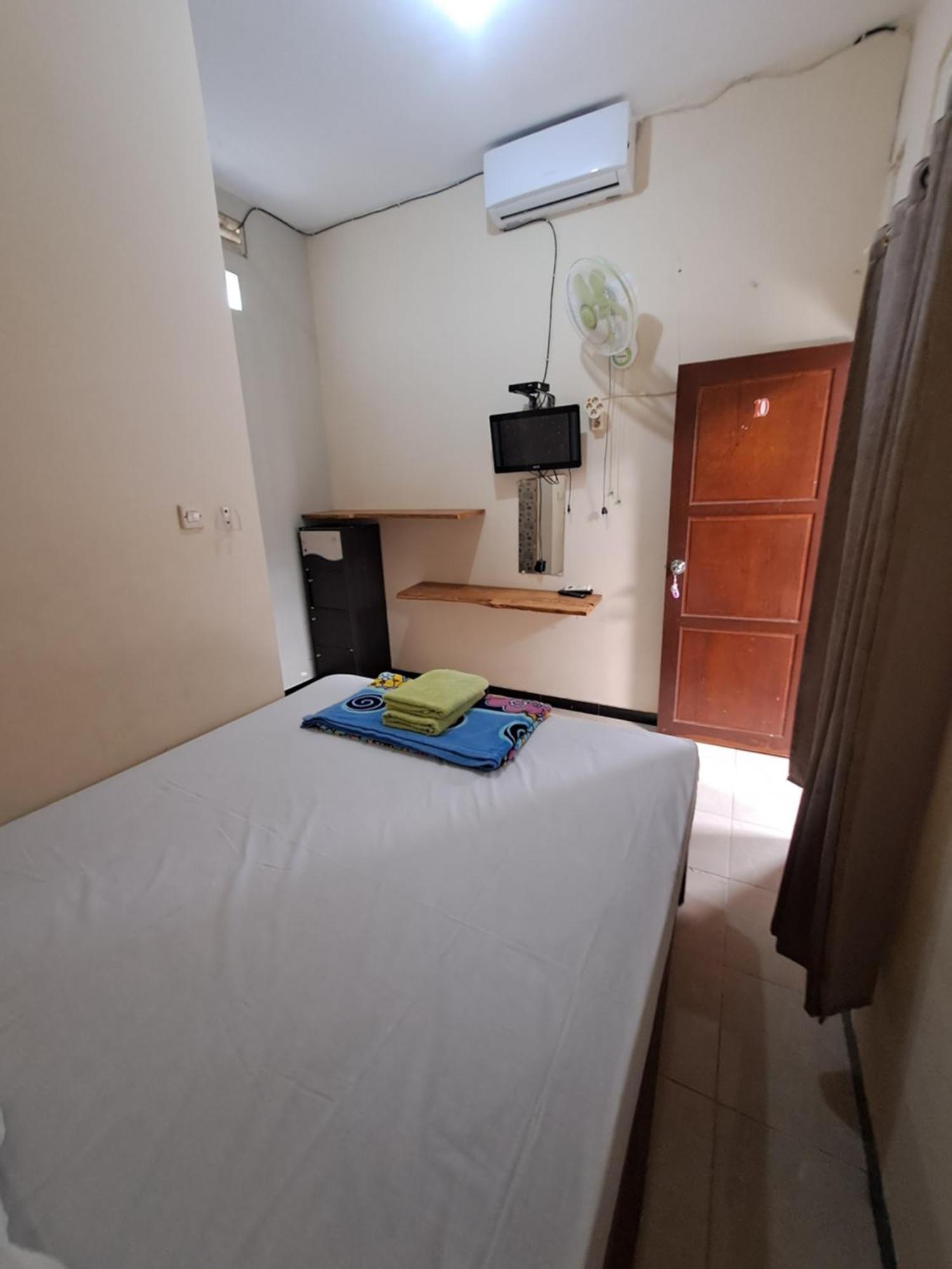 Azza Karimunjawa Hotel ภายนอก รูปภาพ